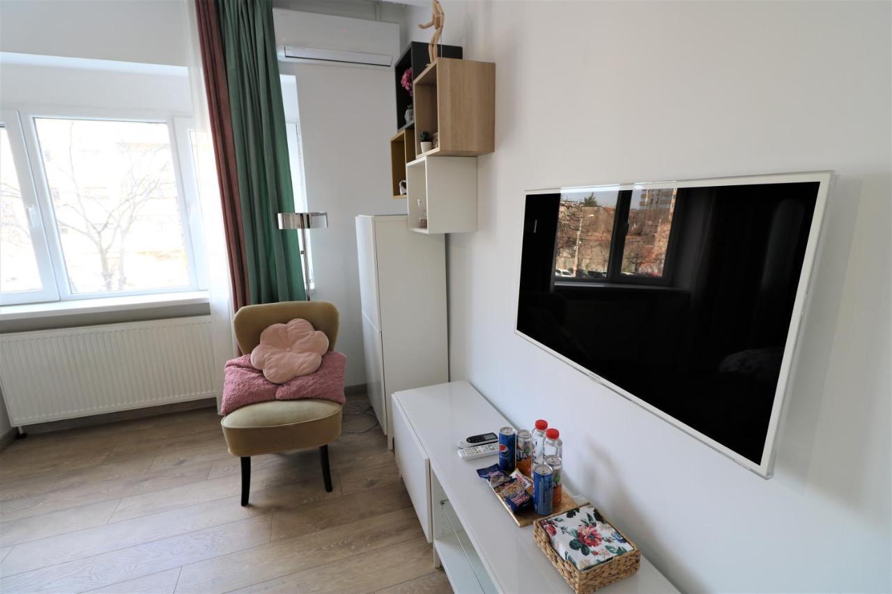Lovely City Center Apartment - Free Minibar Bukarest Exterior foto