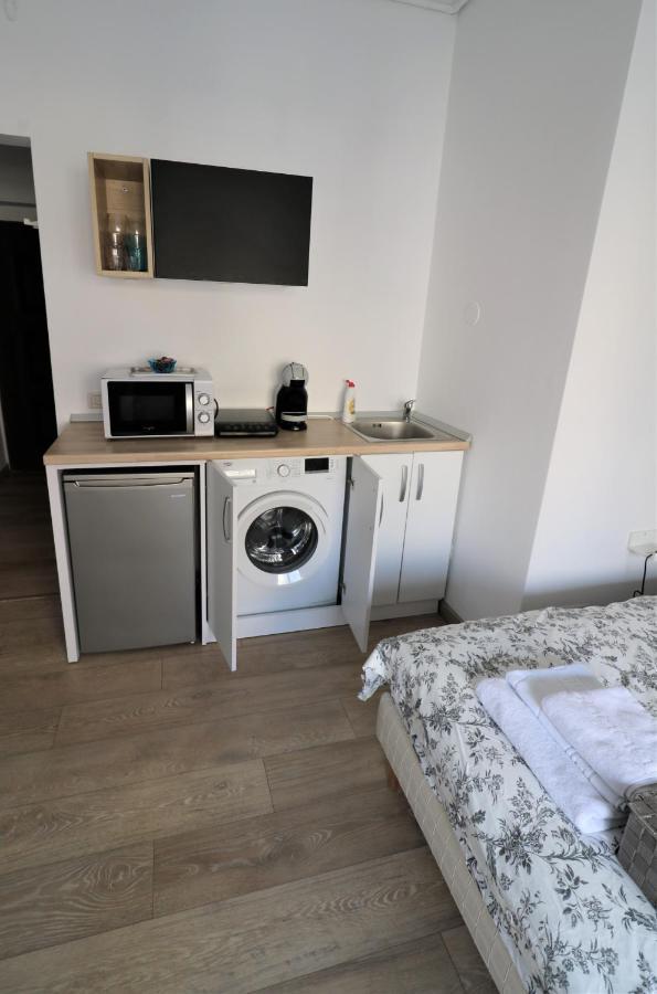 Lovely City Center Apartment - Free Minibar Bukarest Exterior foto